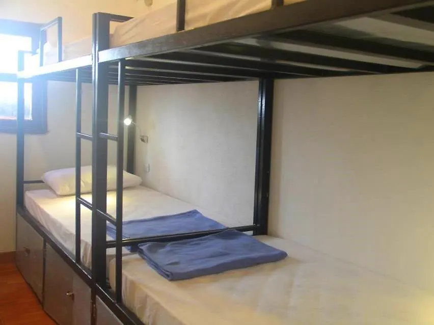 Lpq Backpackers Hostel 루앙프라방 B&B
