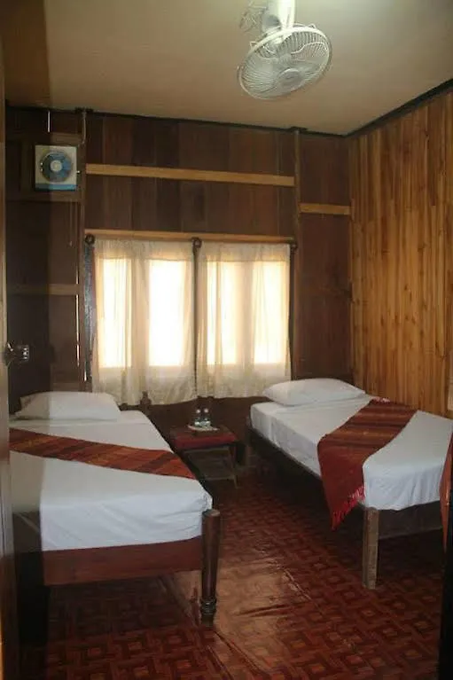Lpq Backpackers Hostel 루앙프라방 B&B