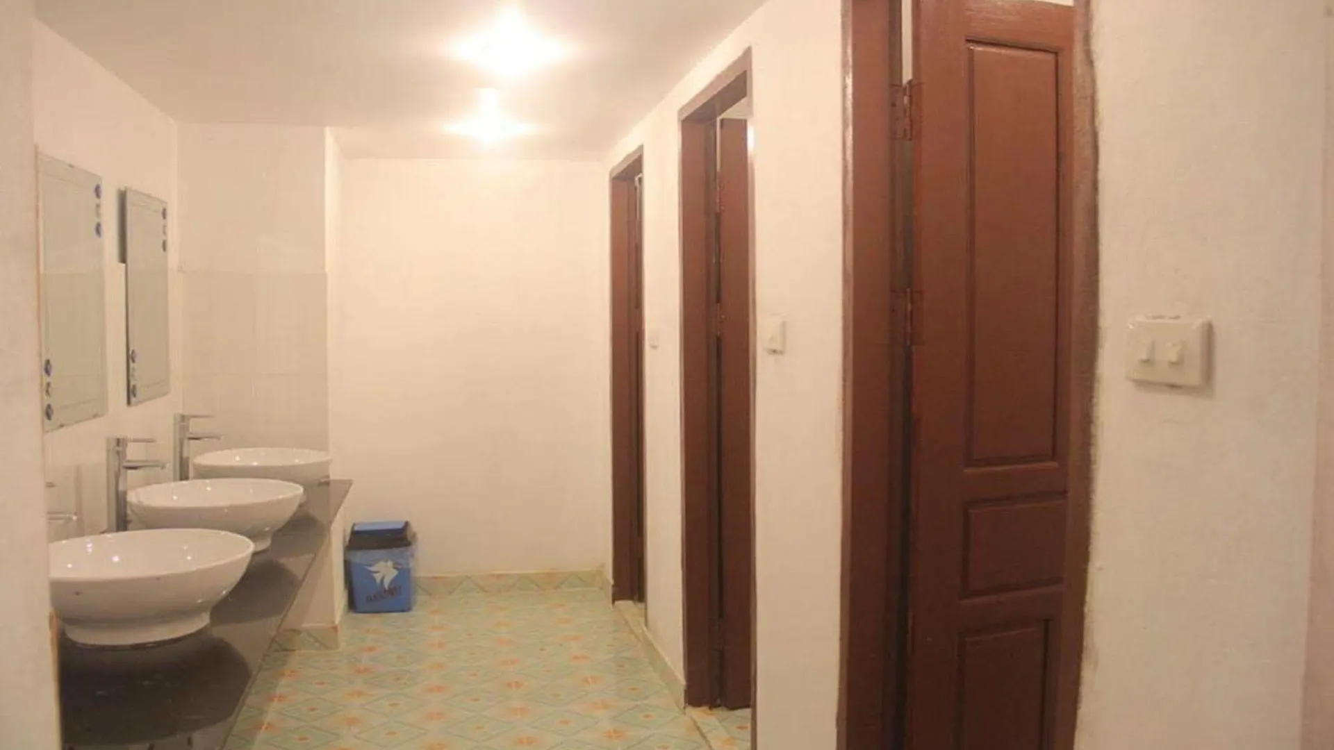 Lpq Backpackers Hostel 루앙프라방 B&B